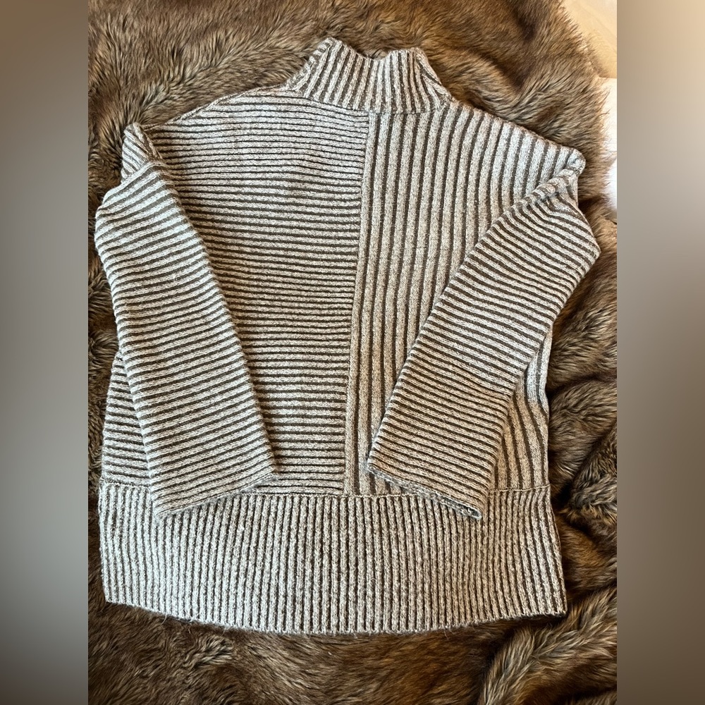 THML Sweater